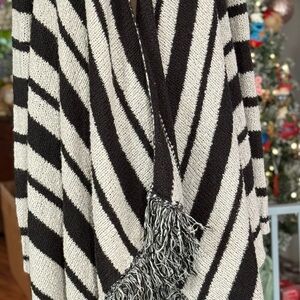 Black Gray Women's open sweater XL short back long front hi-low cozy warm